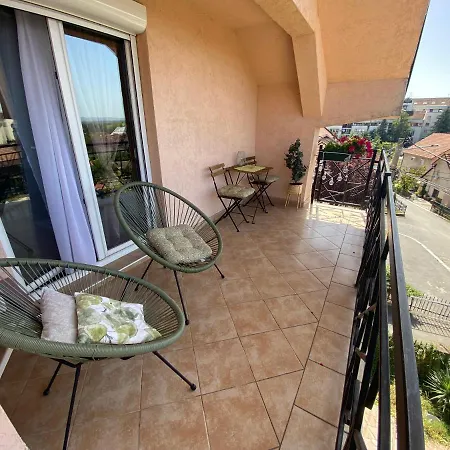 Cozy Family House Lazarevac